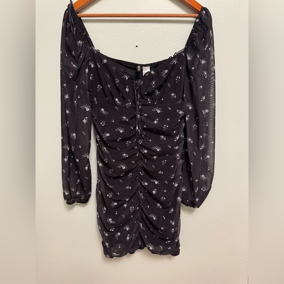 H&M Black Dress with White Floral Design - Picture 5 of 7